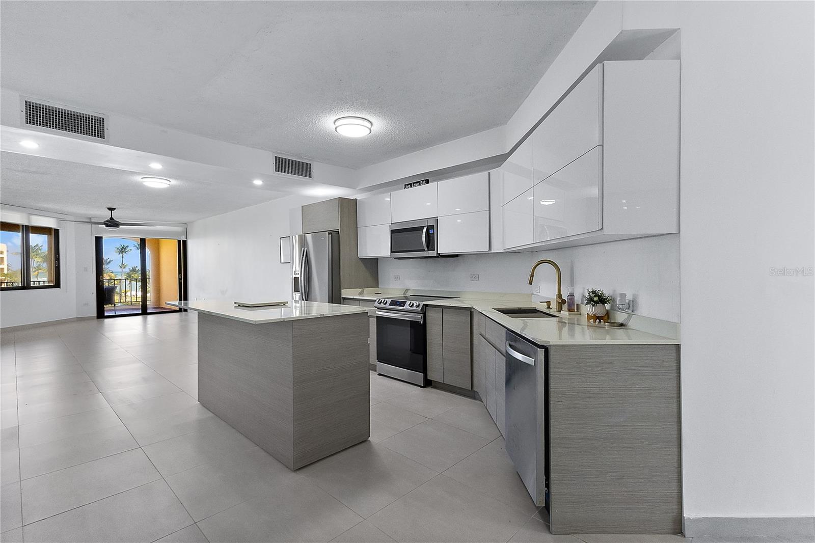 Residential en venta en HUMACAO, 190 CANDELERO DRIVE, 2018 m²