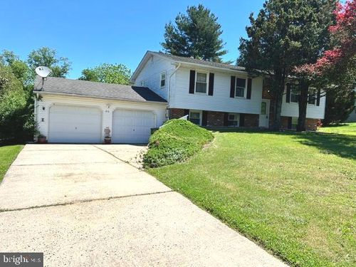 810 Stone Haven Dr, Jarrettsville, MD, 21084-1704 | Card Image