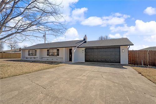 1906 Se Taylor St, Bentonville, AR, 72712-6862 | Card Image