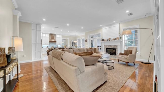 Family Room | Image 16