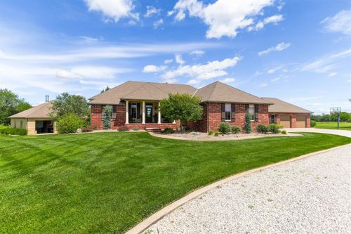 2630 S Brookmeadow Dr, Garden Plain, KS, 67050-8908 | Card Image