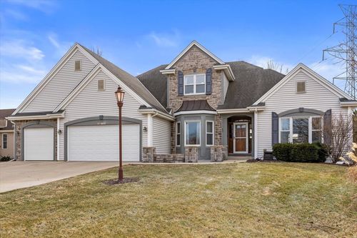S98W13525 Stonebridge Way, Muskego, WI, 53150-5266 | Card Image