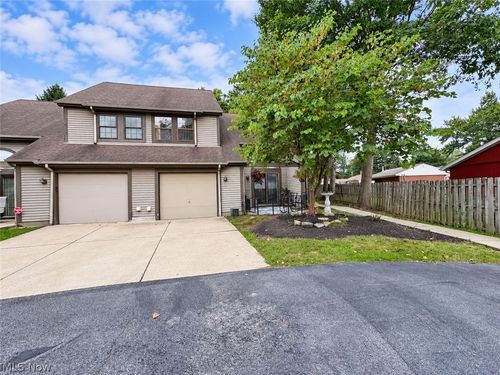 4-3831 Northwoods Ct Ne, Warren, OH, 44483-4582 | Card Image