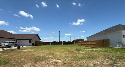 2213 N Gaytan Ave, Edinburg, TX, 78542-8012 | Card Image