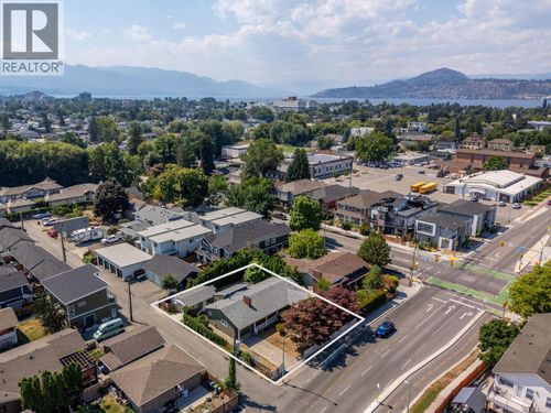 925 Sutherland Ave, Kelowna, BC, V1Y5X6 | Card Image