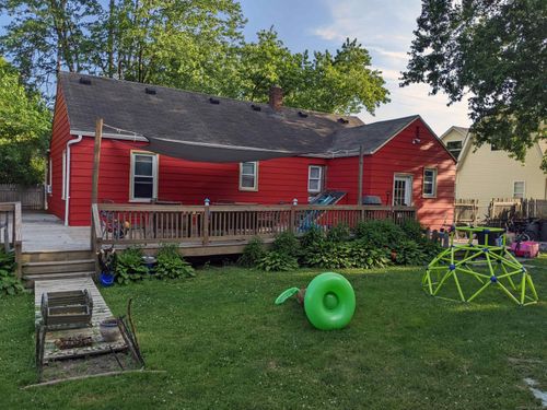 1053 Wisner St, Mount Morris, MI, 48458-1611 | Card Image