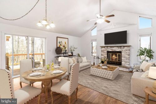 9305 Fairmount Way, TOBYHANNA, PA, 18466-3850 | Card Image