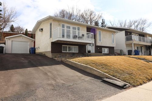 7 Valleyview Drive Sw, Medicine Hat, AB, T1A7K5 | Card Image