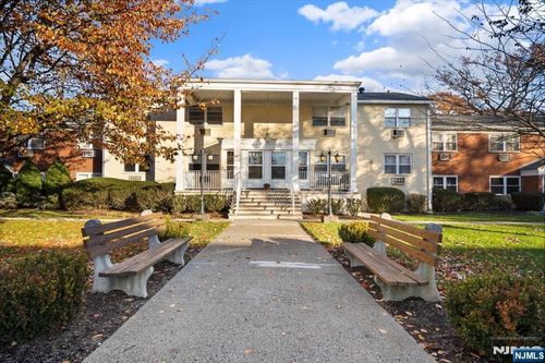 53 Regency Park, Ramsey, NJ, 07446 | Card Image