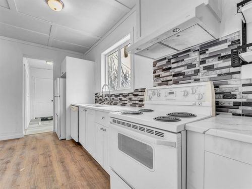 18 1 St W, Schuler, AB, T0J3B0 | Card Image