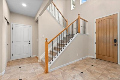 Front entryway- light and bright! | Image 3