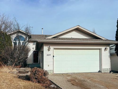 3109 46 Avenue, Home with 4 bedrooms, 3 bathrooms and 2 parking in Athabasca AB | Card Image