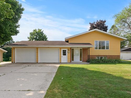 664 Randolph Street, MISHICOT, WI, 54228 | Card Image