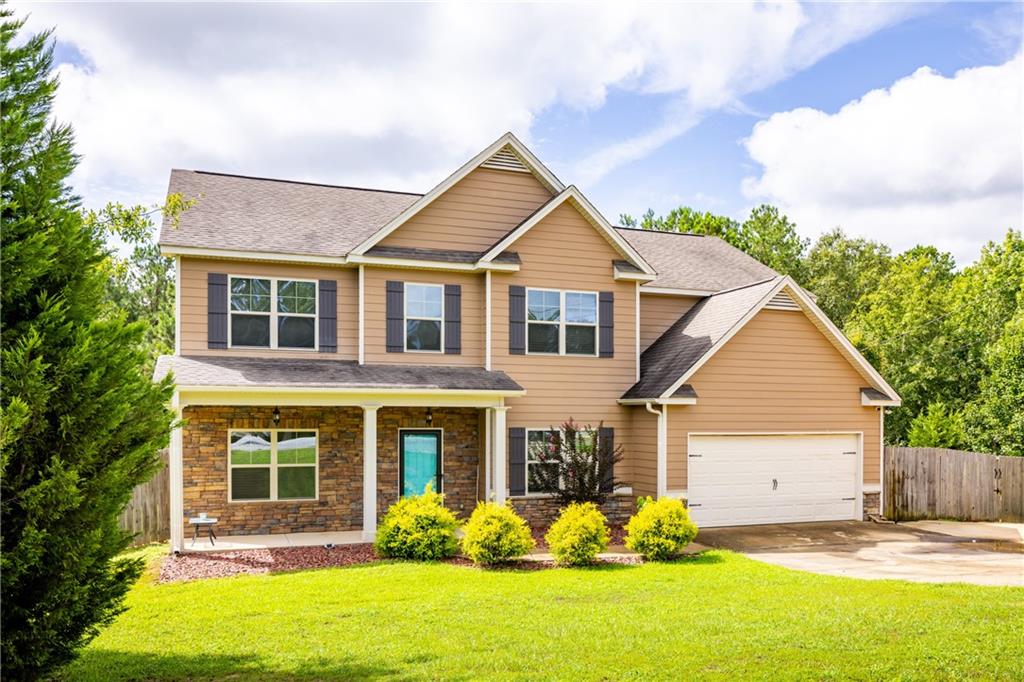 Running Bear Dr, Smiths Station, AL 36877