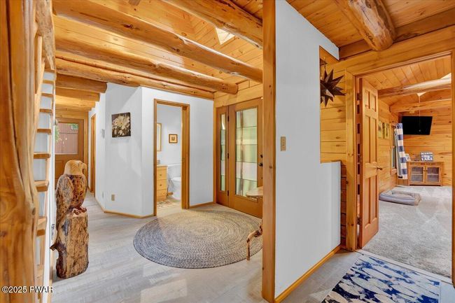 Foyer | Image 9
