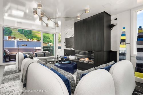 627 E Hopkins Ave, Aspen, CO, 81611-1911 | Card Image