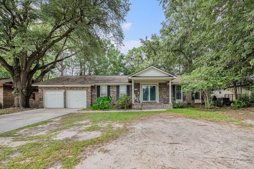 110 Three Iron Dr, Summerville, SC, 29483-2937 | Card Image