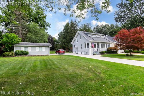 21903 Elmway St, Clinton Twp, MI, 48035-1712 | Card Image