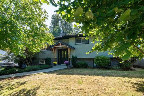 583 Langholme Dr, Colwood, BC, V9C1M1 | Card Image