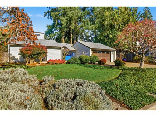 993 Robin Hood Ave, Eugene, OR, 97401-1820 | Card Image