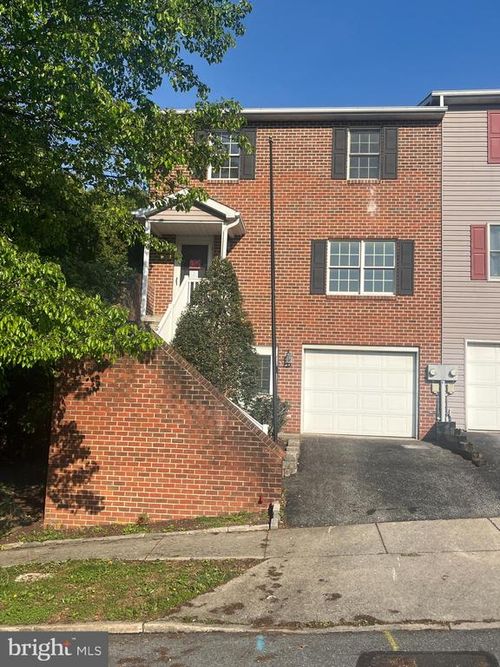 150 S S Price Avenue, WAYNESBORO, PA, 17268 | Card Image