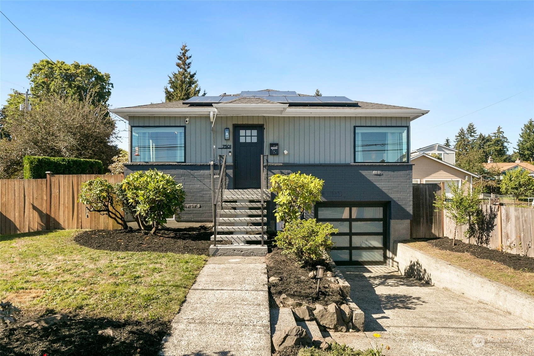 33rd Ave, Seattle, WA 98115