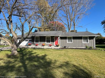 3048 Mayfield Street, Home with 3 bedrooms, 1 bathrooms and null parking in Port Huron Twp MI | Image 1