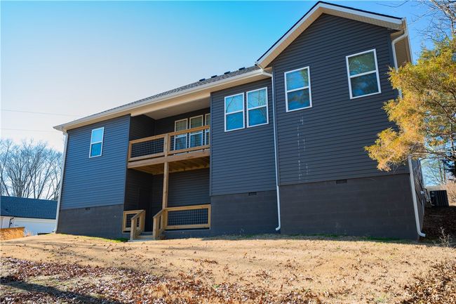 Exterior Back | Image 32
