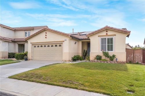 984 Queen Annes Ln, Beaumont, CA, 92223-7809 | Card Image