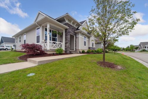 3318 Hamlet Cir, East Lansing, MI, 48823-6328 | Card Image