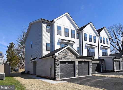 51 W Clymer Ave, SELLERSVILLE, PA, 18960-2507 | Card Image