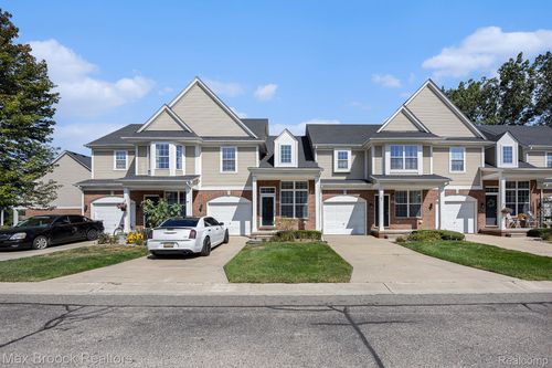 4899 Green Ct, Shelby Township, MI, 48317-2407 | Card Image