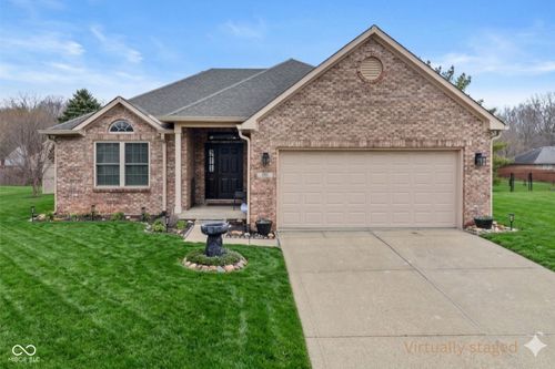 395 Primrose Ln, Avon, IN, 46123-7732 | Card Image