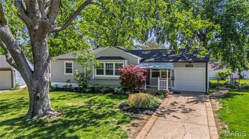 9200 Hallock Dr, Saint Louis, MO, 63123-5525 | Card Image
