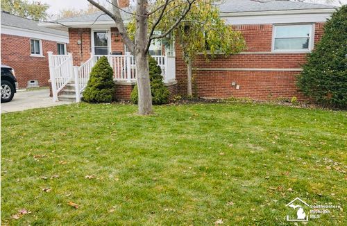 3266 S Margarette Ct, Trenton, MI, 48183-2308 | Card Image