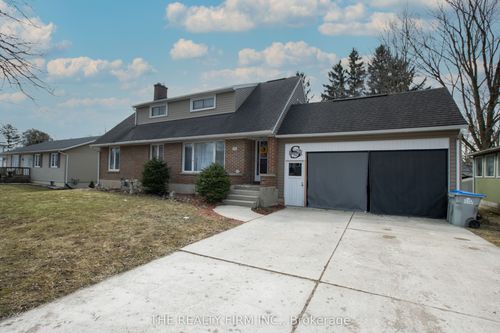 80 Princess St W, Clinton, ON, N0M1L0 | Card Image