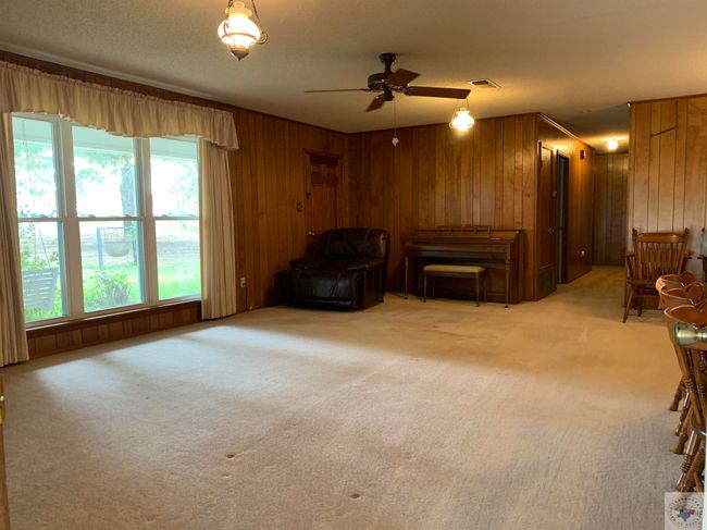 318 W Cypress St, House other with 3 bedrooms, 2 bathrooms and null parking in Bloomburg TX | Image 8