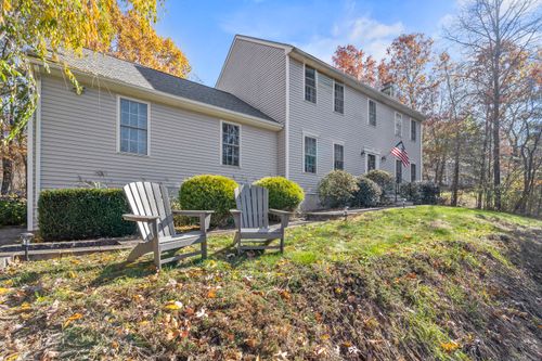 20 Mohegan Ln, Amston, CT, 06231-1332 | Card Image