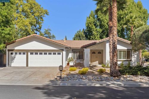 200 Daylight Pl, Danville, CA, 94526-5126 | Card Image