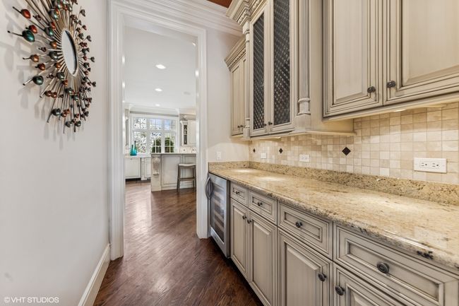 15W280 Plainfield Rd, House other with 6 bedrooms, 8 bathrooms and 3 parking in Burr Ridge IL | Image 5