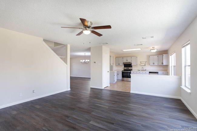 8611 Sierra Spgs, House other with 4 bedrooms, 3 bathrooms and null parking in Converse TX | Image 9
