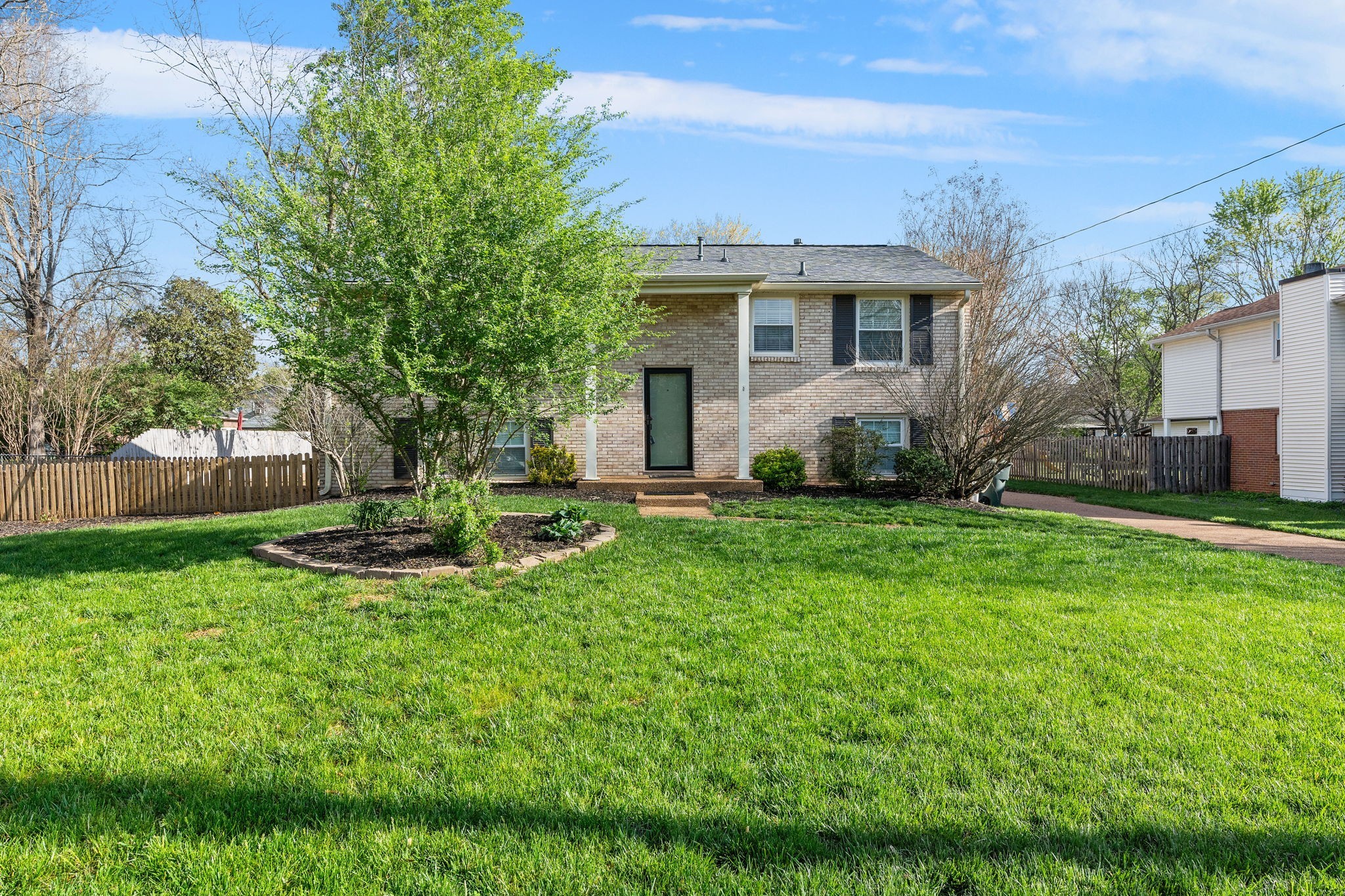 Esterbrook Dr, Nashville, TN 37221