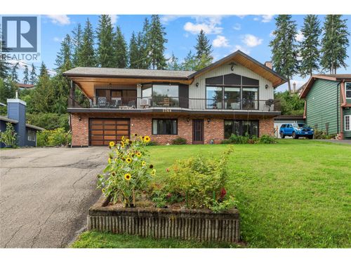 2264 Lakeview Dr, Sorrento, BC, V0E2W2 | Card Image