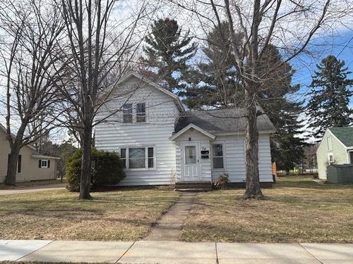 34 Pond St, Chippewa Falls, WI, 54729-1847 | Card Image