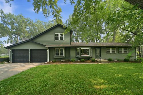 601 Sheridan Dr, Wauconda, IL, 60084-1047 | Card Image