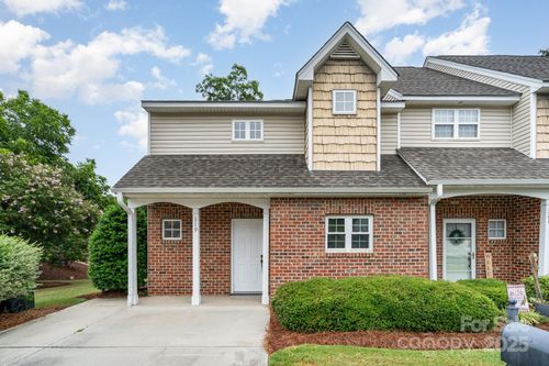 319 Valley Brook Ln Se, Concord, NC, 28025-3689 | Card Image