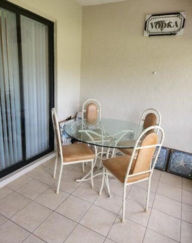 4685 Laurel Tree Rd, Condo with 2 bedrooms, 2 bathrooms and null parking in Boynton Beach FL | Image 6