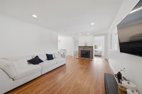 103 Heatherdell Rd, Ardsley, NY, 10502-1426 | Card Image