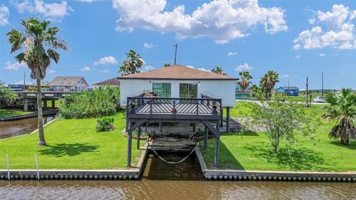 1571 Blue Water Dr, Freeport, TX, 77541-9654 | Card Image