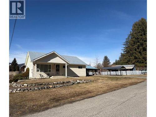 301 5th St Nw, Nakusp, BC, V0G1R1 | Card Image